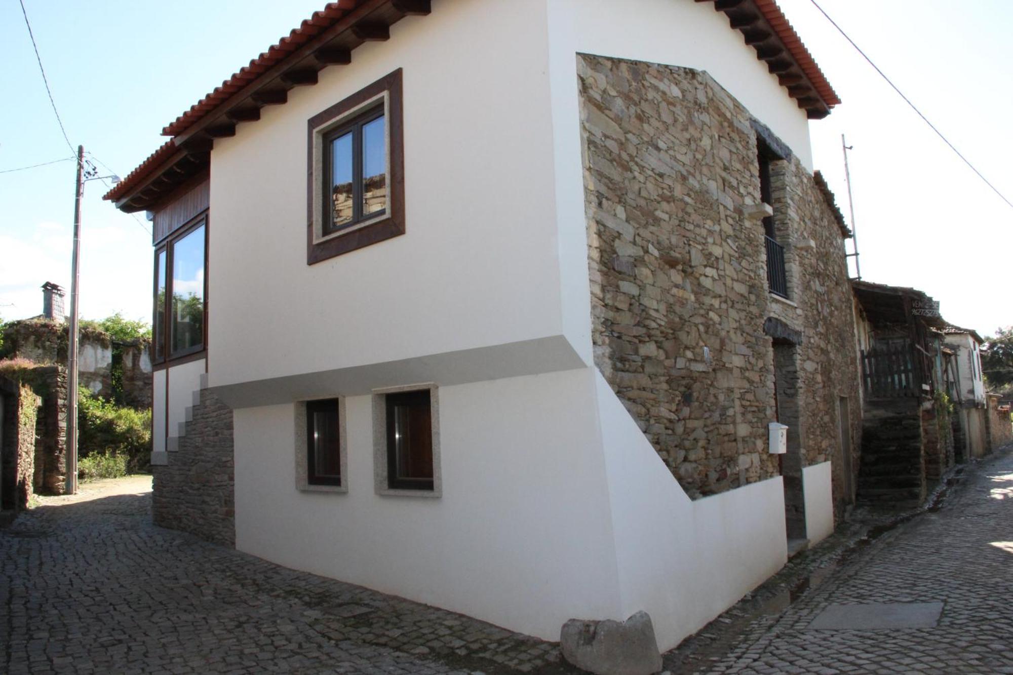 Casa Do Ferrador Villa Mirandela Exteriör bild